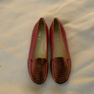 PRADA PINK AND BROWN SNAKESKIN LOAFERS SIZE 38